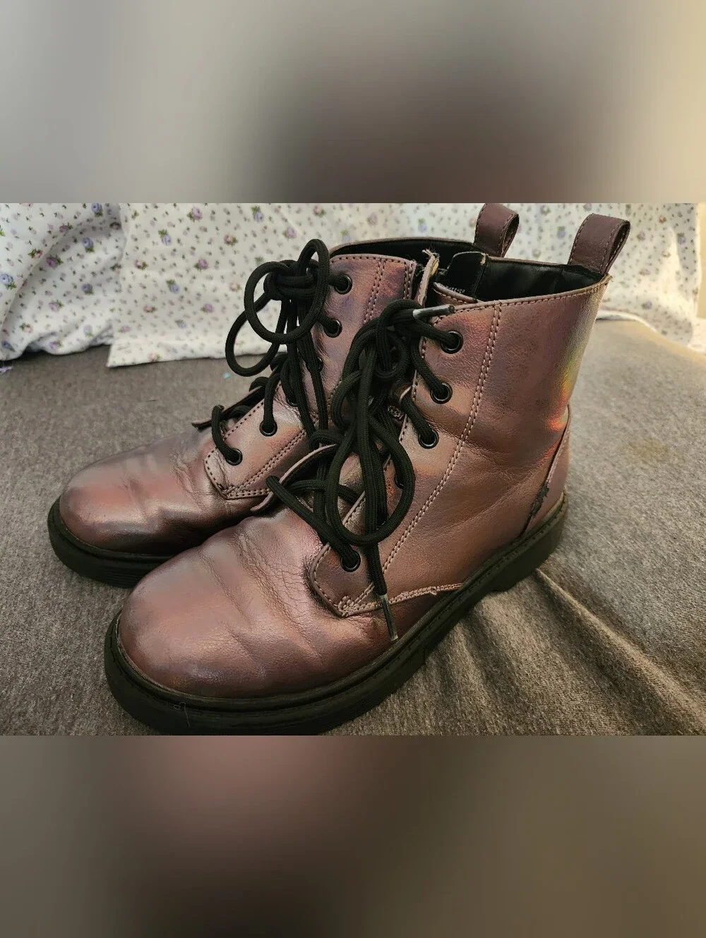 Girls Cat & Jack Holographic Lace-Up Combat Boots - Iridescent Pink Sz 5